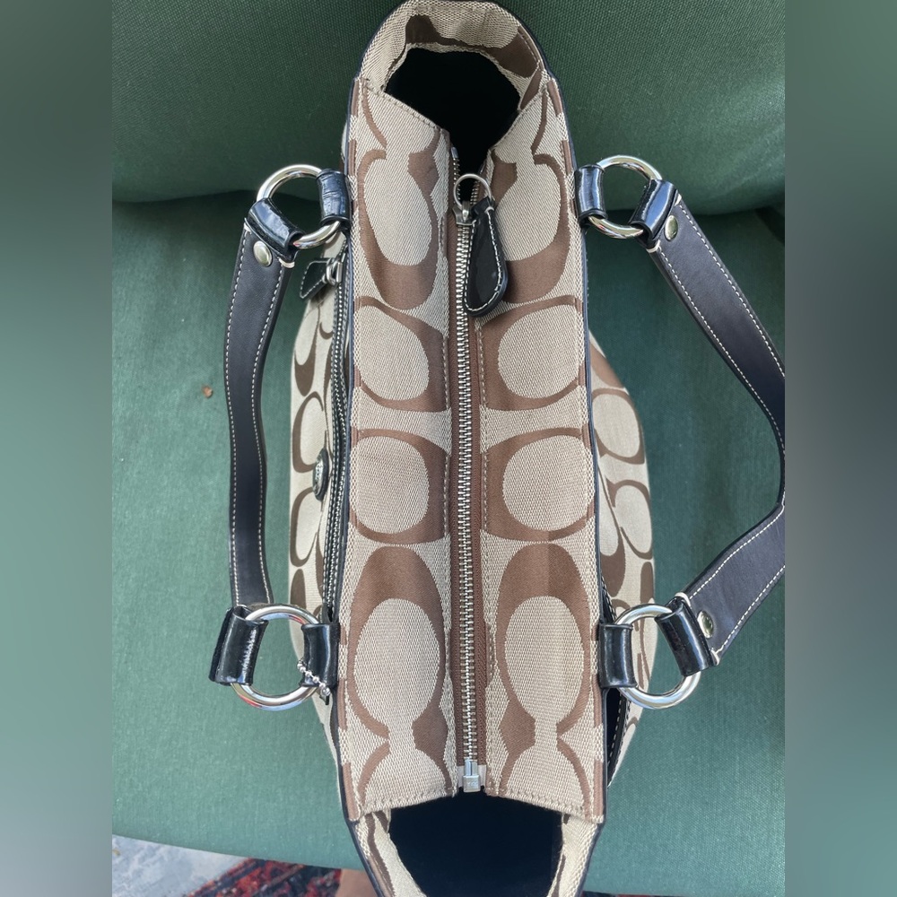 Coach Laura Signature Tote – Khakis/Black - Picture 6 of 15
